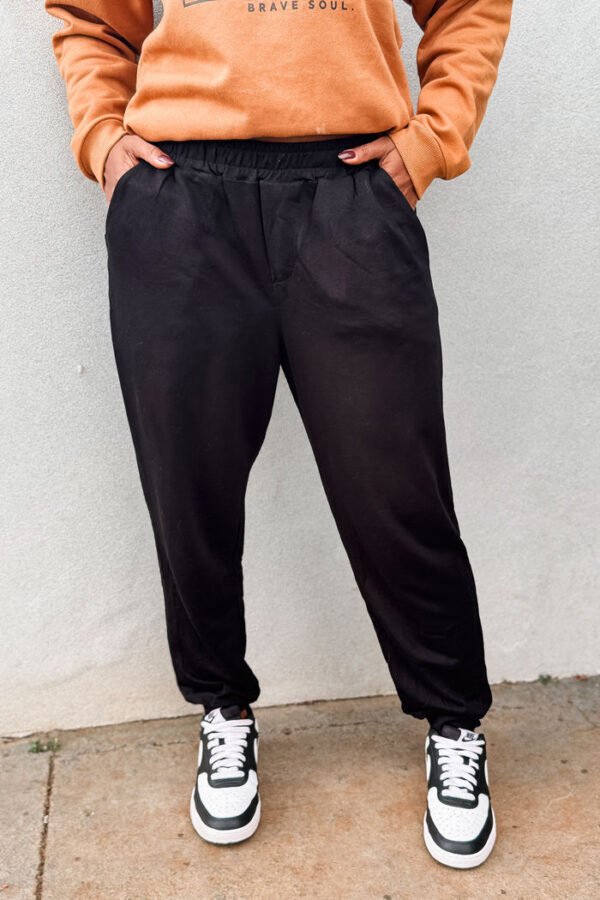 Calça Jogger Feminina Moletinho Preta – Conforto com Estilo Urbano