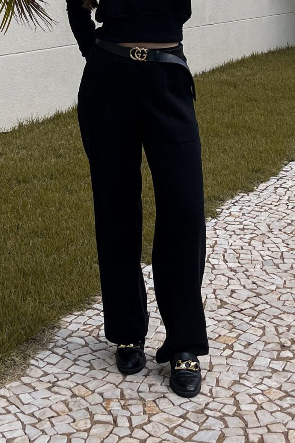 Calça de Moletom Essencial - Conforto e Estilo em Qualquer Ocasião!